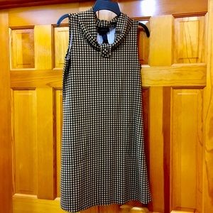 Herringbone brown and tan jumper with side pockets